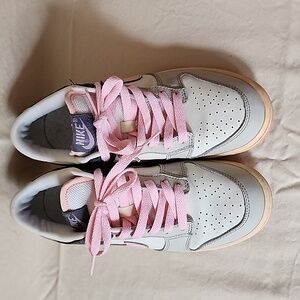 Nike dunk low - pink/gray, size 5 (women's size 6.5)